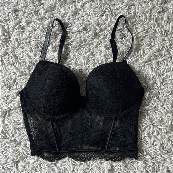 Elegant Black Lace Bralette - Picture 2 of 8